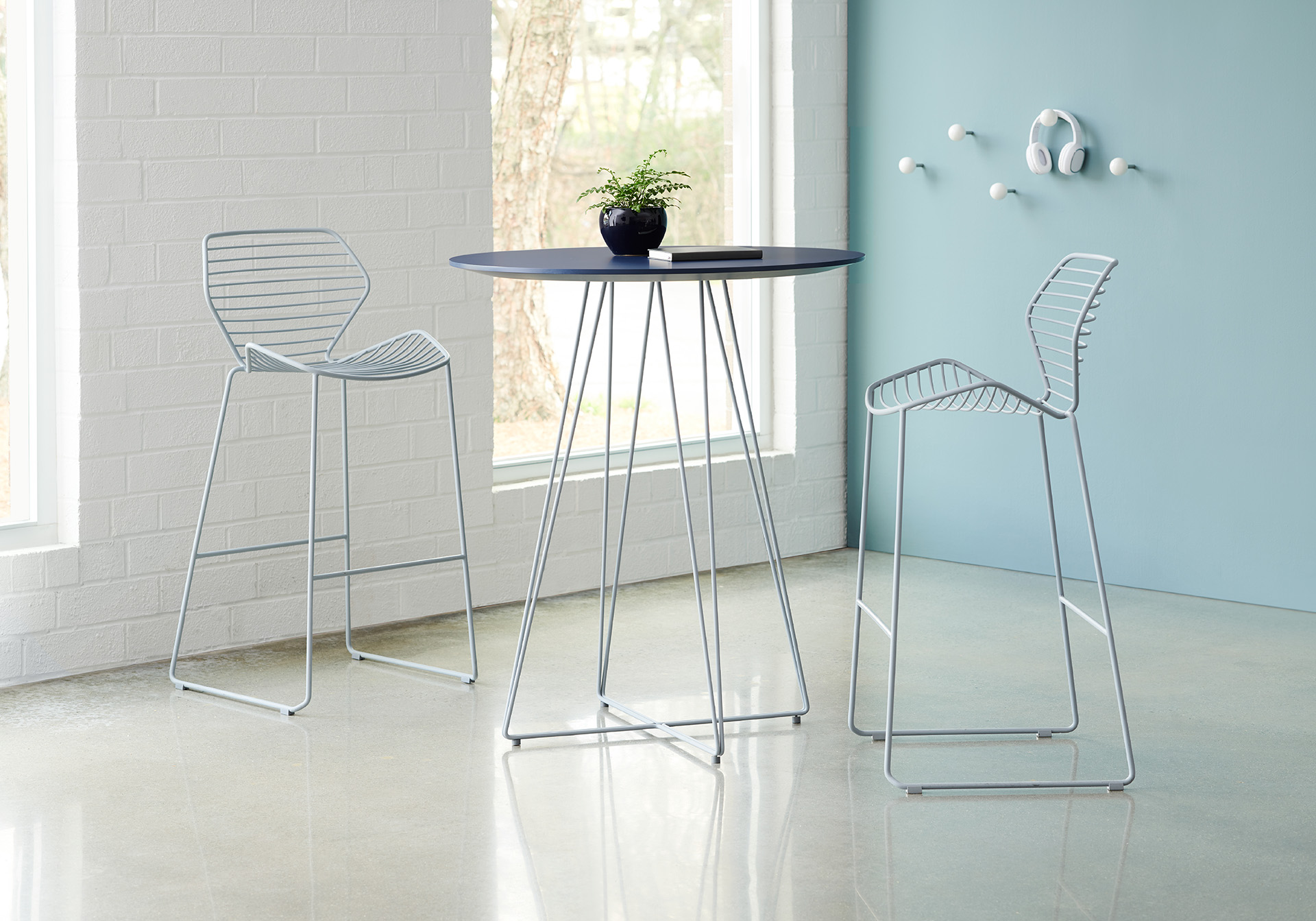 Ginkgo Wire Barstool | Davis Furniture